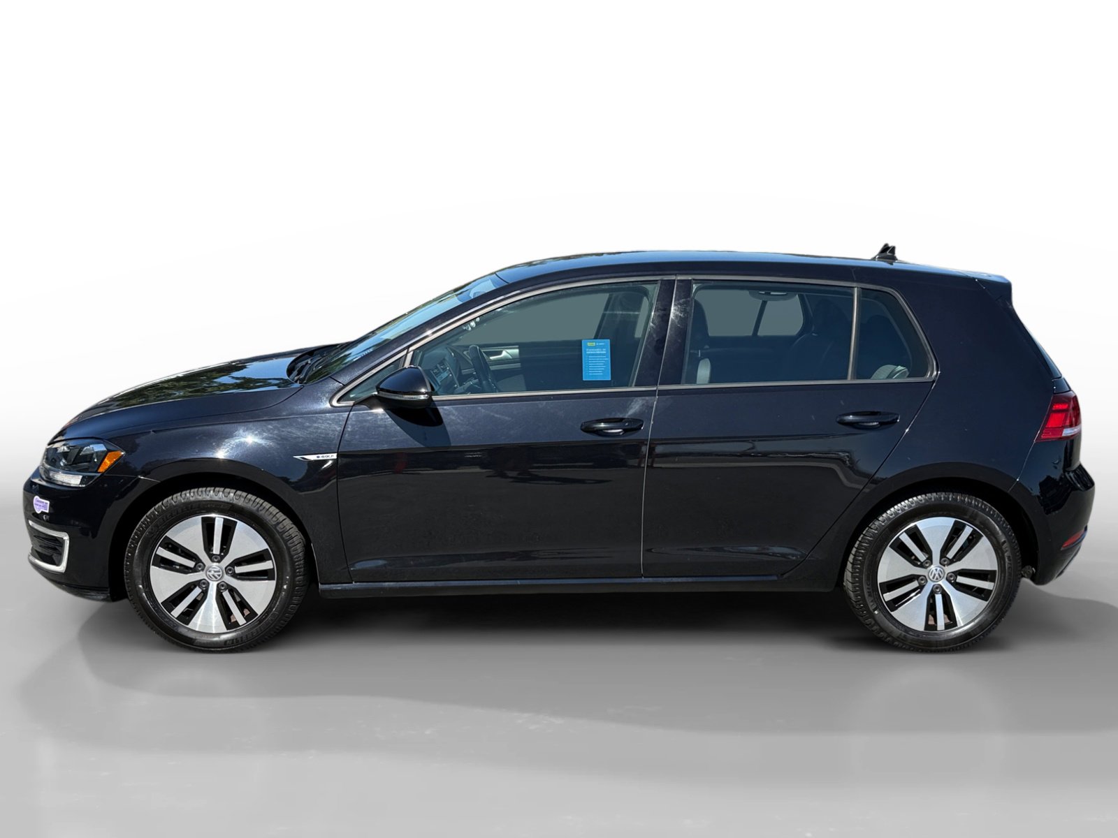 Used 2019 Volkswagen e-Golf SE w/ Driver Assistance Package FWD image 2