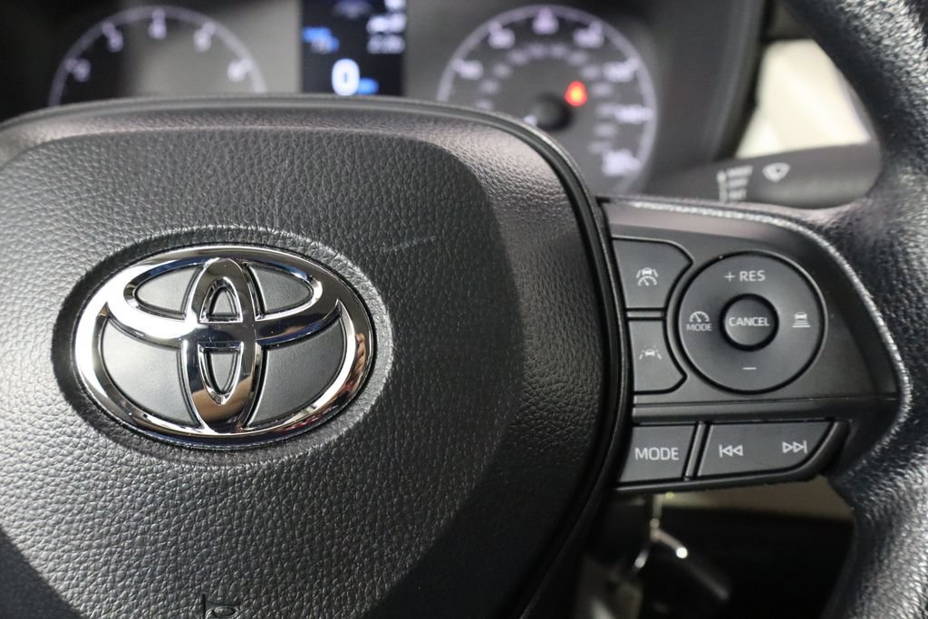 Used 2025 Toyota Corolla LE FWD image 10