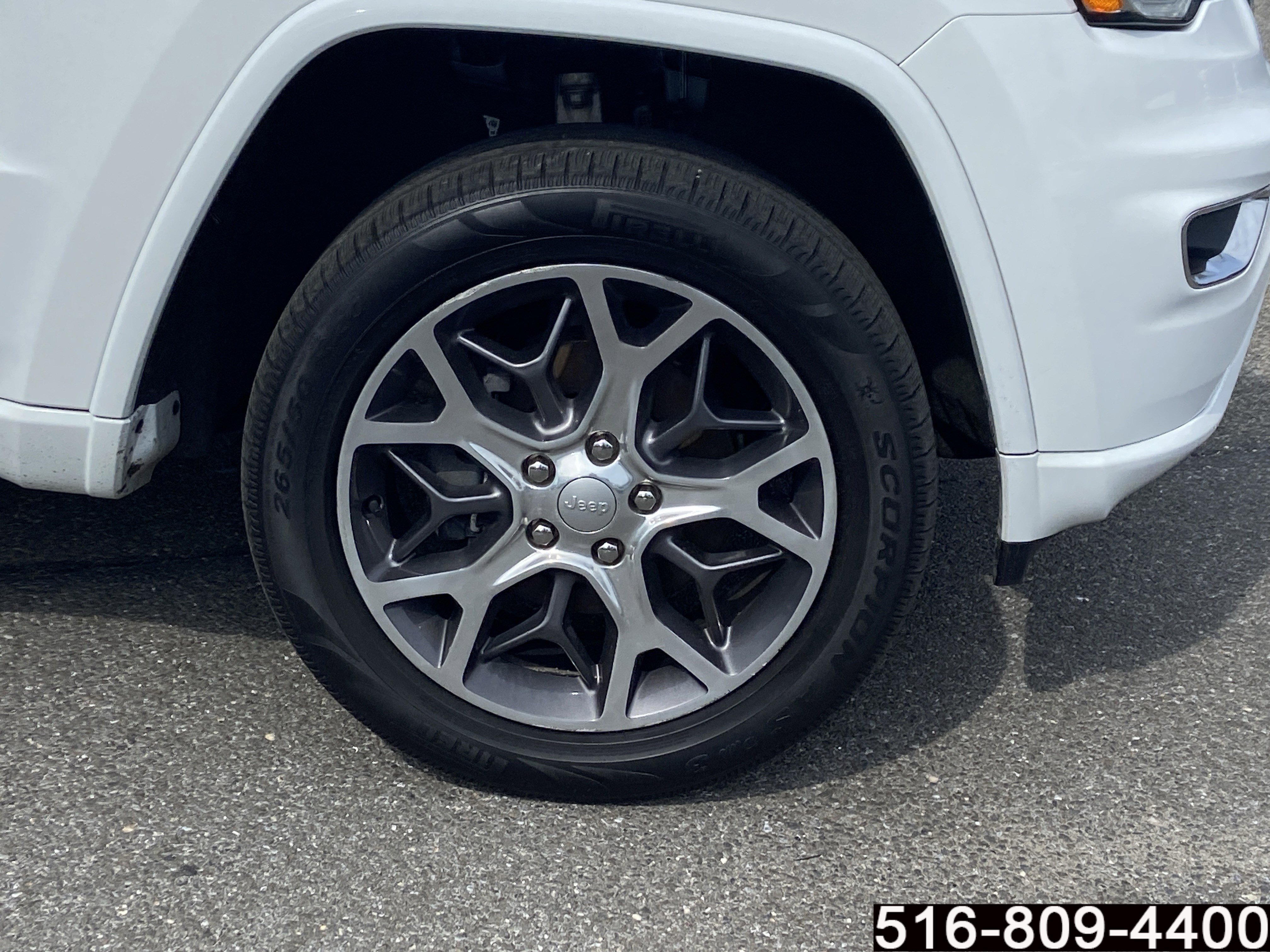 Used 2020 Jeep Grand Cherokee Overland AWD/4WD image 9