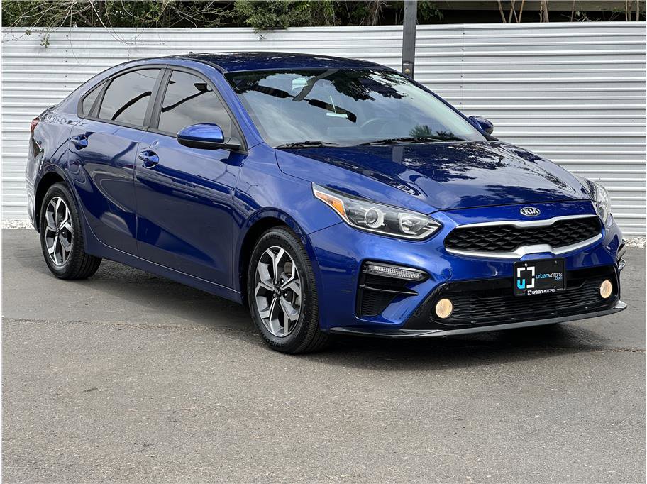 Used 2020 Kia Forte LXS FWD image 2