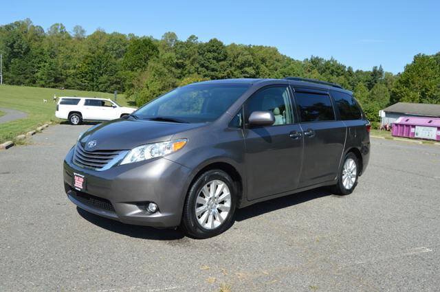 Used 2015 Toyota Sienna XLE Premium AWD/4WD image 69