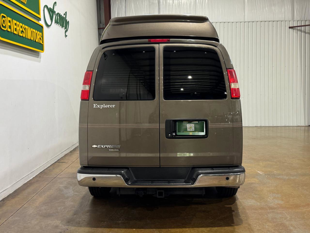 Used 2016 Chevrolet Express 2500 Extended image 6