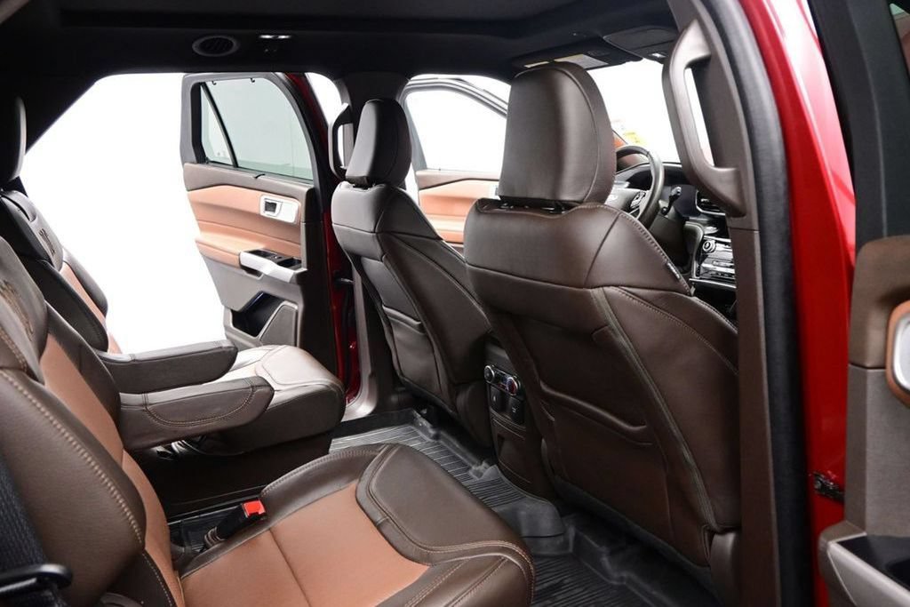 Used 2024 Ford Explorer King Ranch w/ Technology Package AWD/4WD image 37