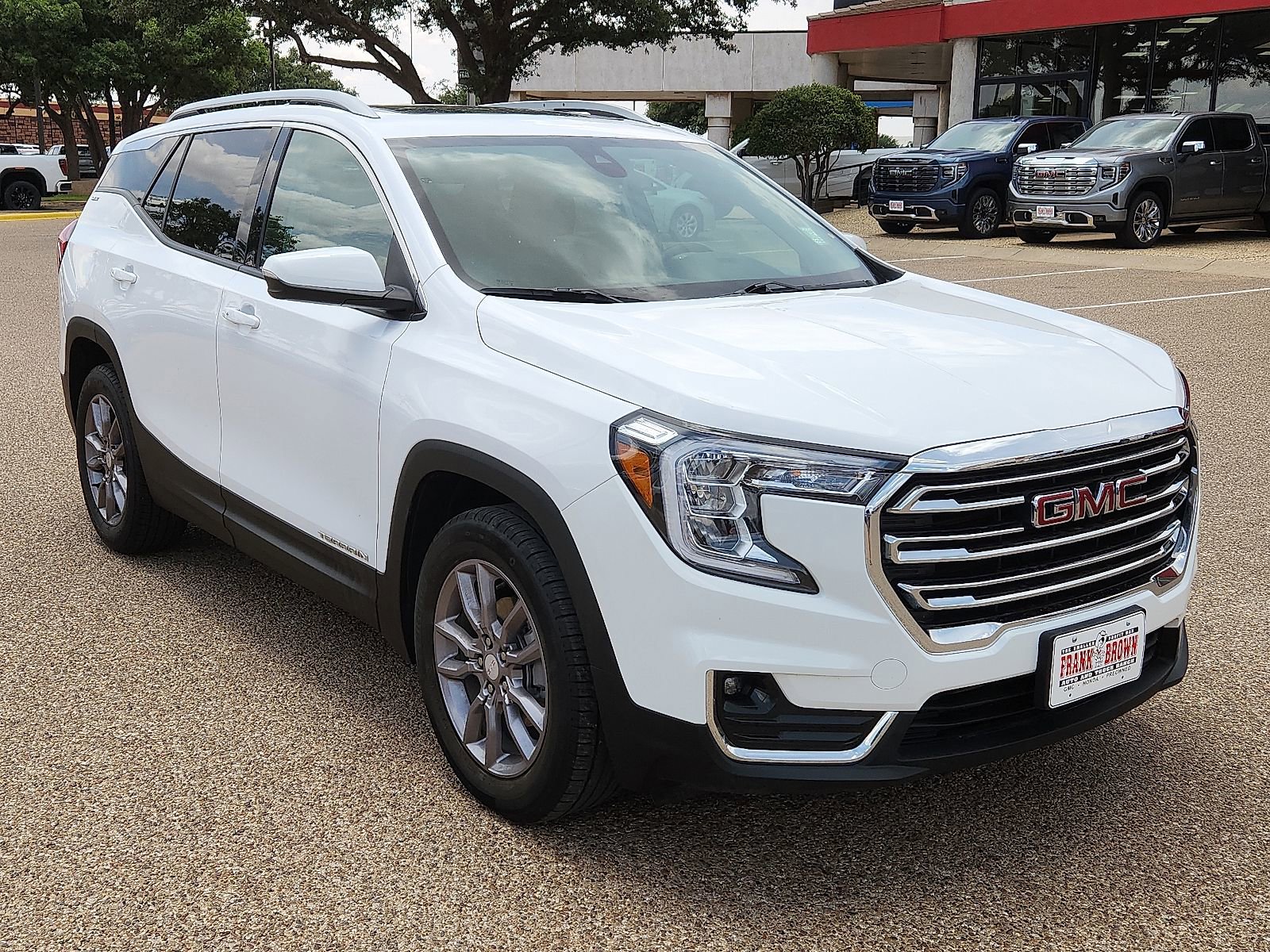 Used 2023 GMC Terrain SLT w/ Infotainment Package II FWD image 6