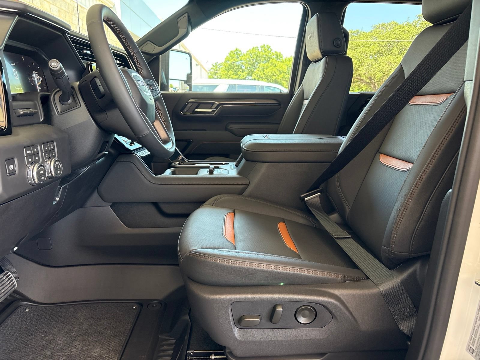 New 2026 GMC Sierra 2500 AT4 w/ AT4 Premium Plus Package AWD/4WD image 16
