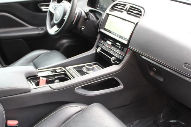 Used 2020 Jaguar F-PACE S image 26