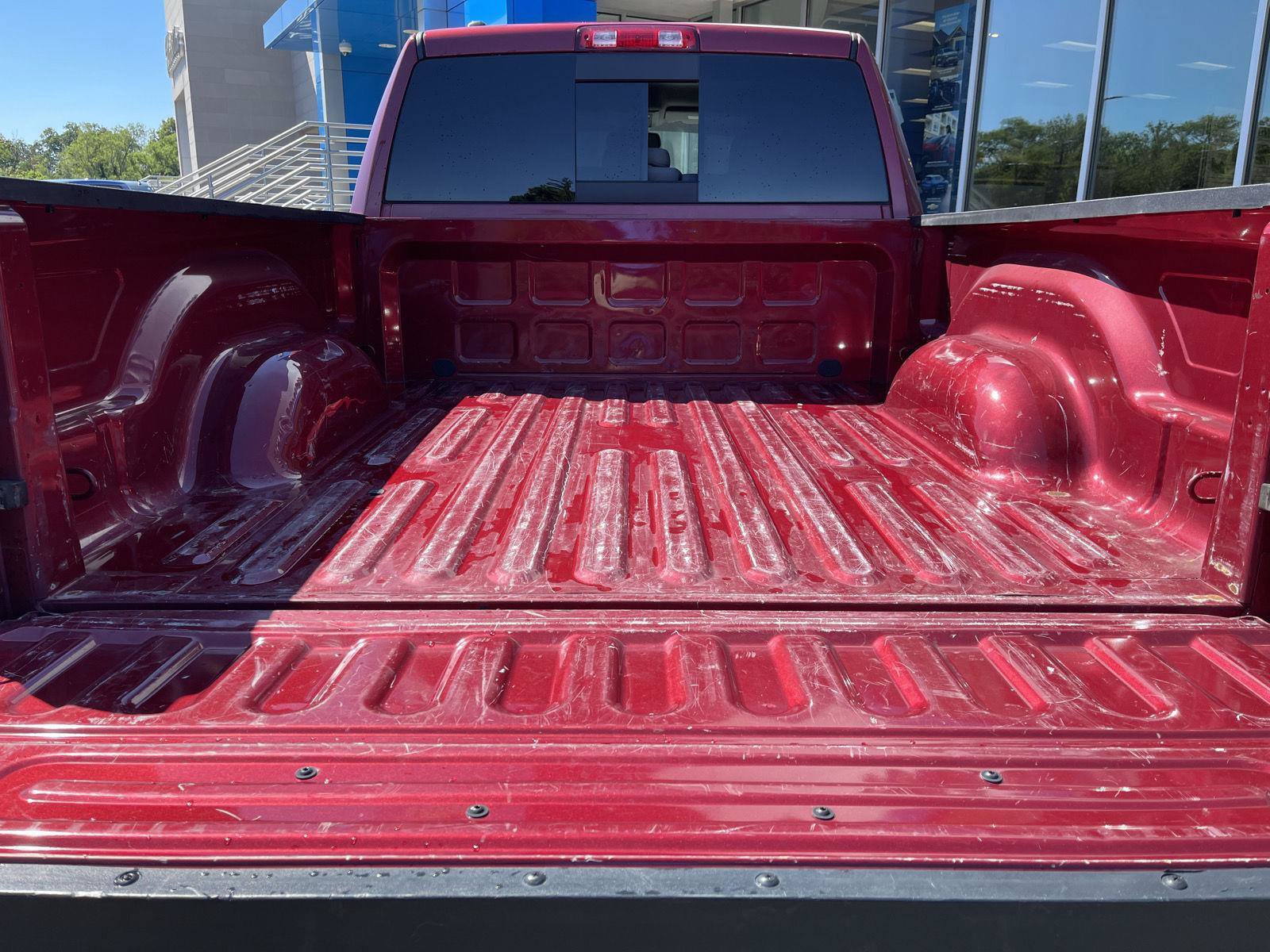 Used 2015 RAM 1500 Classic SLT AWD/4WD image 31