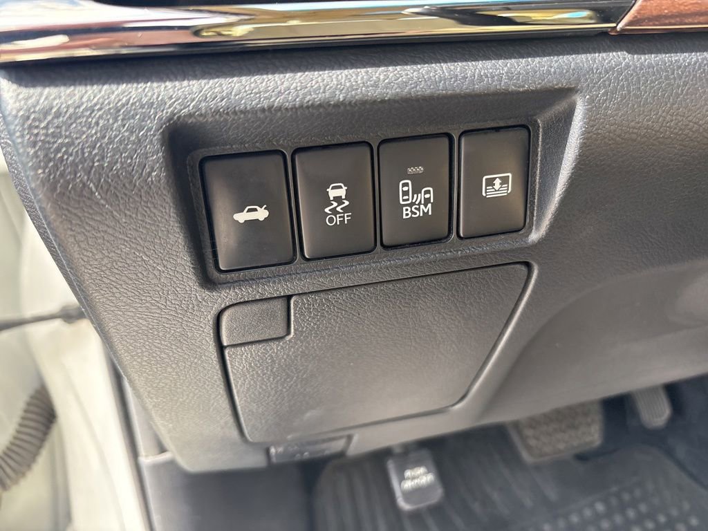 Used 2013 Toyota Avalon Limited FWD image 15