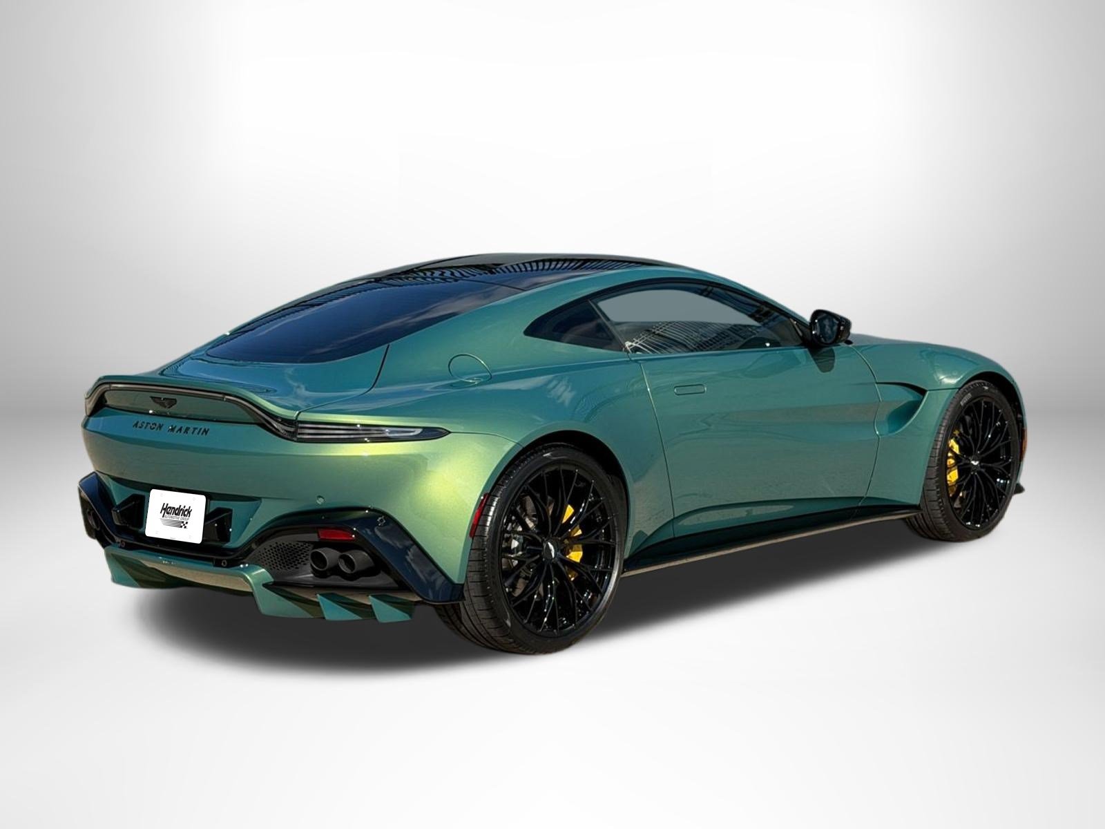 Used 2023 Aston Martin V8 Vantage Coupe RWD image 14