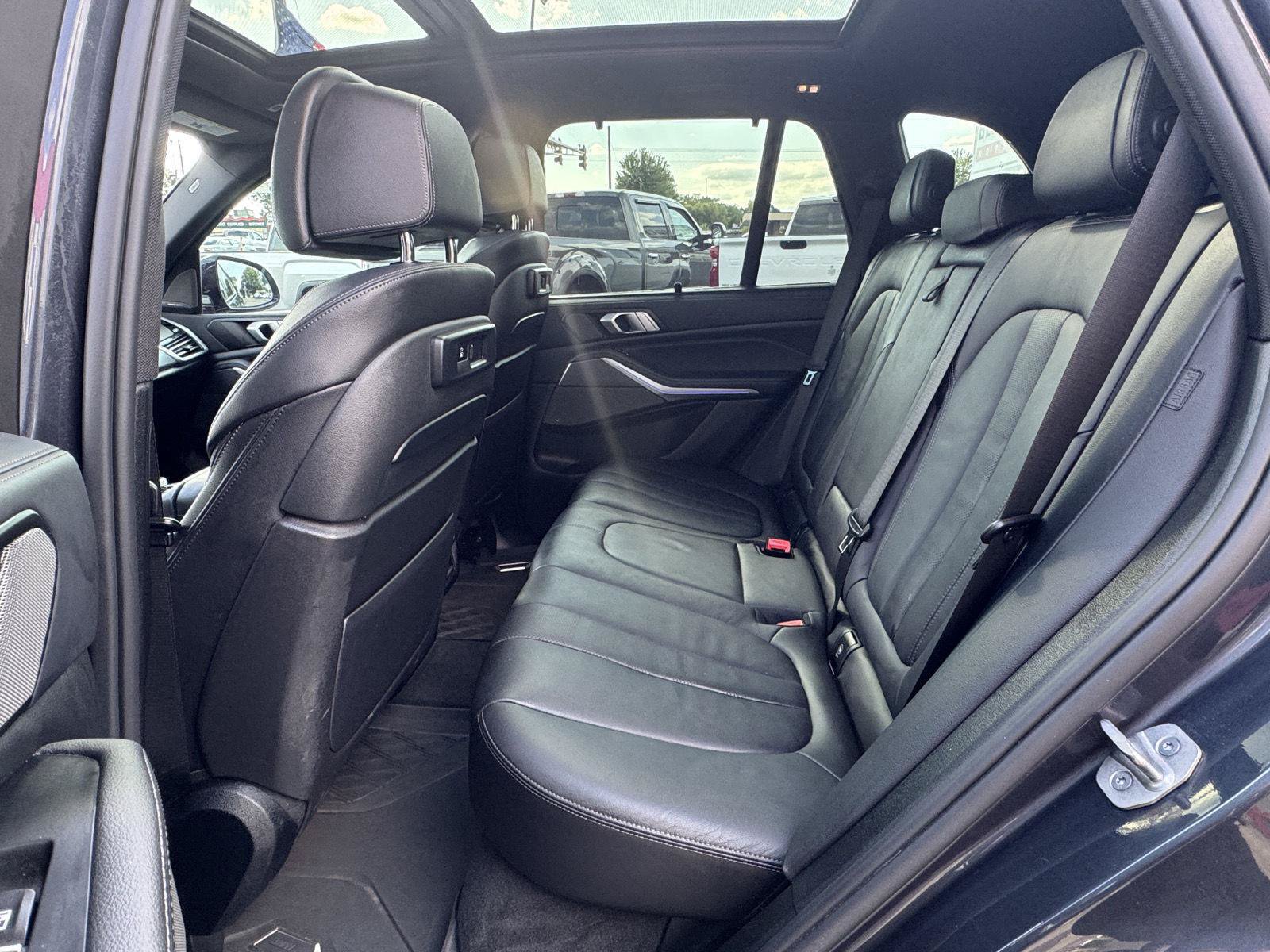 Used 2022 BMW X5 M50i w/ Executive Package AWD/4WD image 34