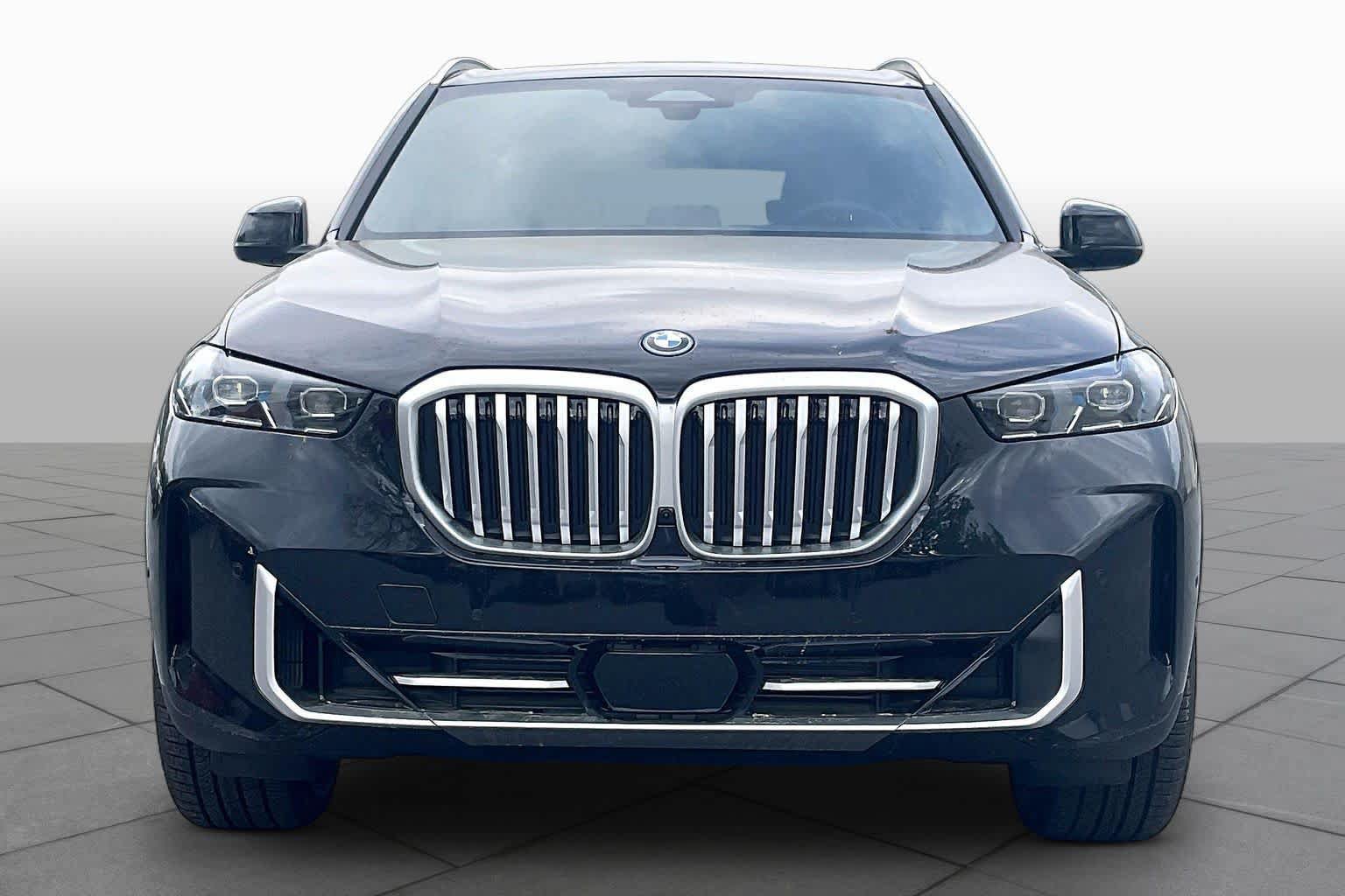 New 2026 BMW X5 xDrive50e w/ Premium Package AWD/4WD image 3