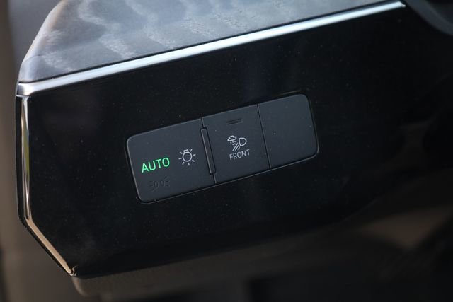 Used 2021 Audi e-tron Premium w/ Convenience Plus Package image 10