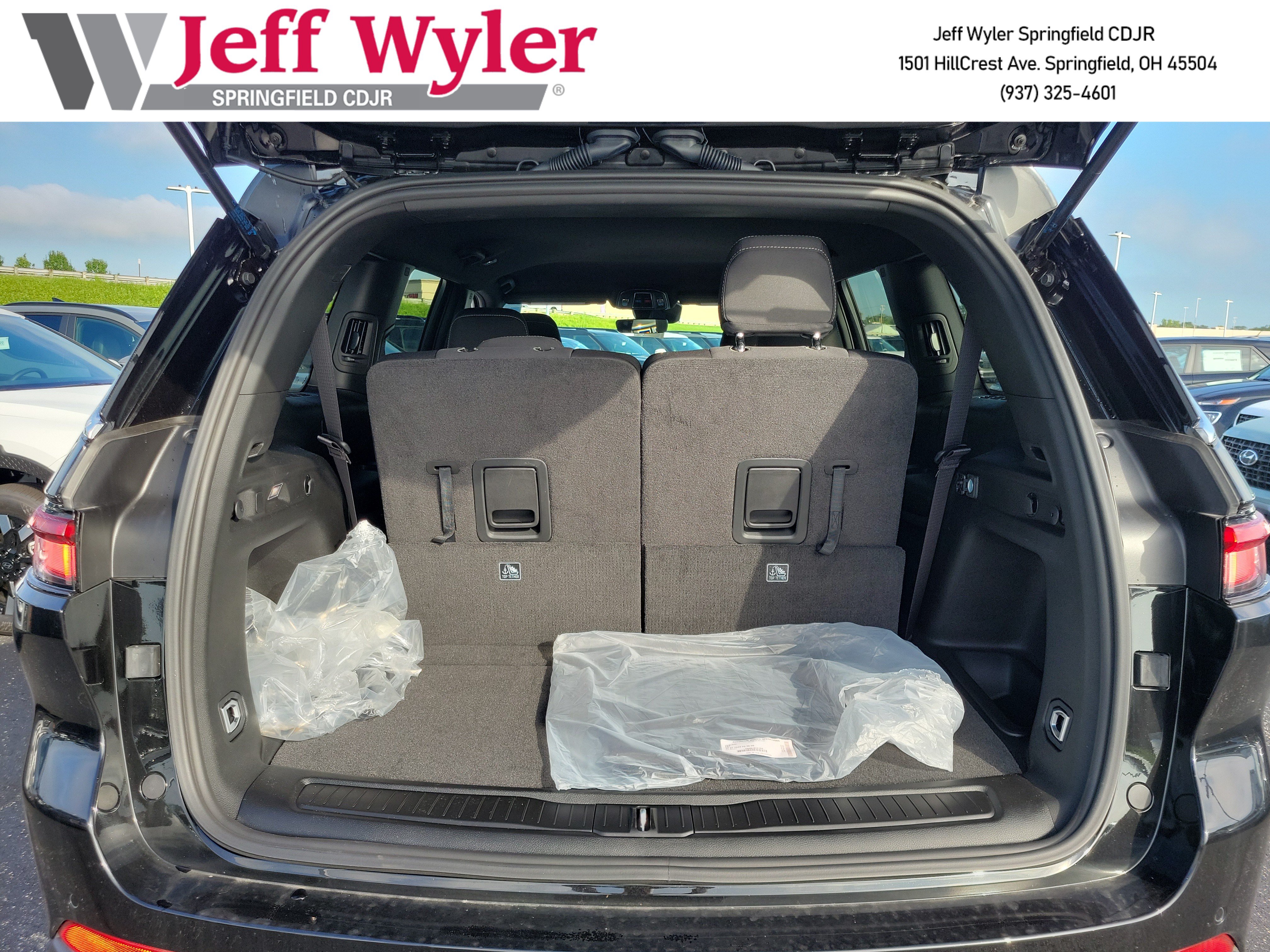 New 2026 Jeep Grand Cherokee L Laredo AWD/4WD image 5