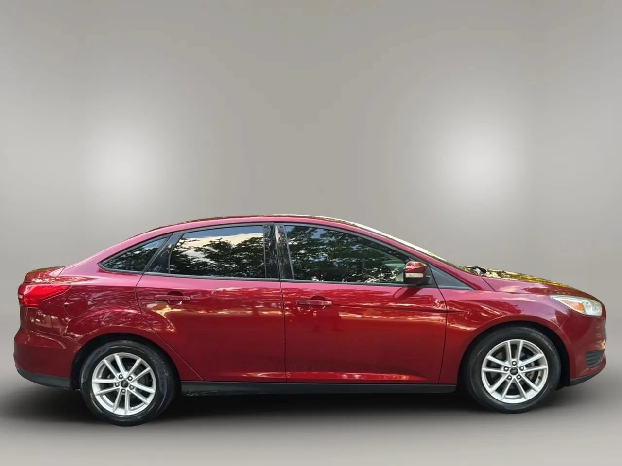 Used 2017 Ford Focus SE FWD image 7