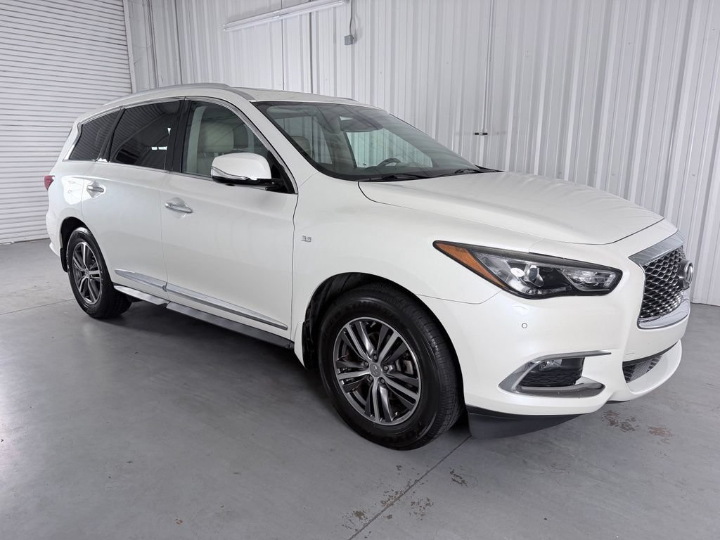 Used 2019 INFINITI QX60 Luxe w/ Essential Package FWD image 3