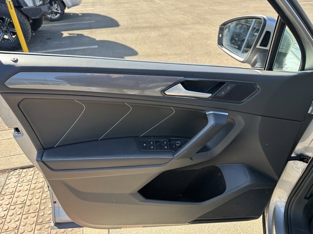 Used 2023 Volkswagen Tiguan SE image 10