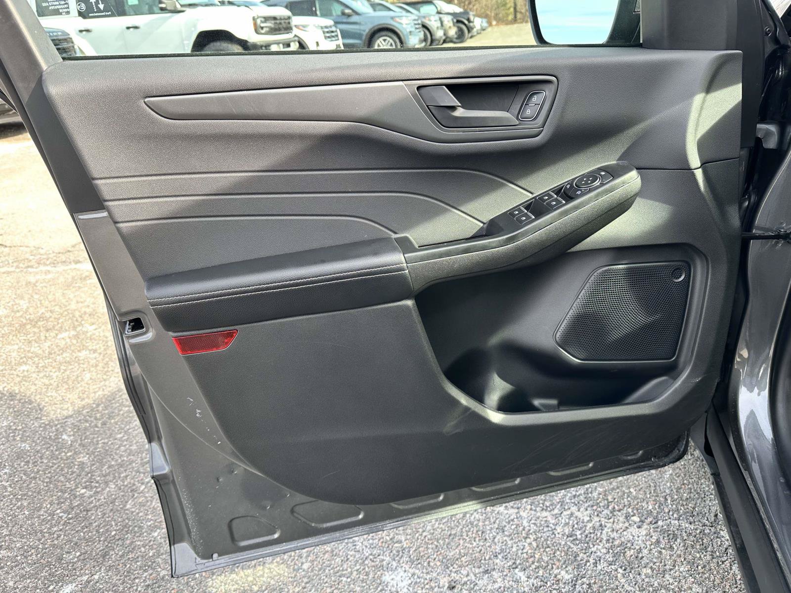 Used 2025 Ford Escape Active w/ Cold Weather Package FWD image 9