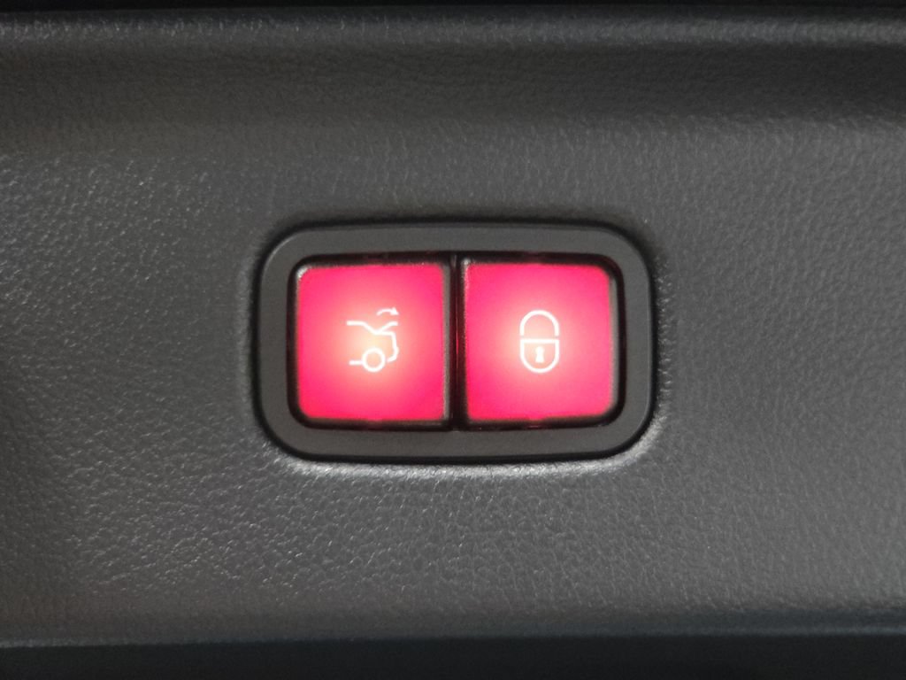 Used 2024 Mercedes-Benz S 580e 4MATIC Sedan image 35