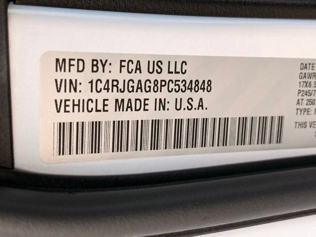 Certified 2023 Jeep Grand Cherokee Laredo RWD image 19