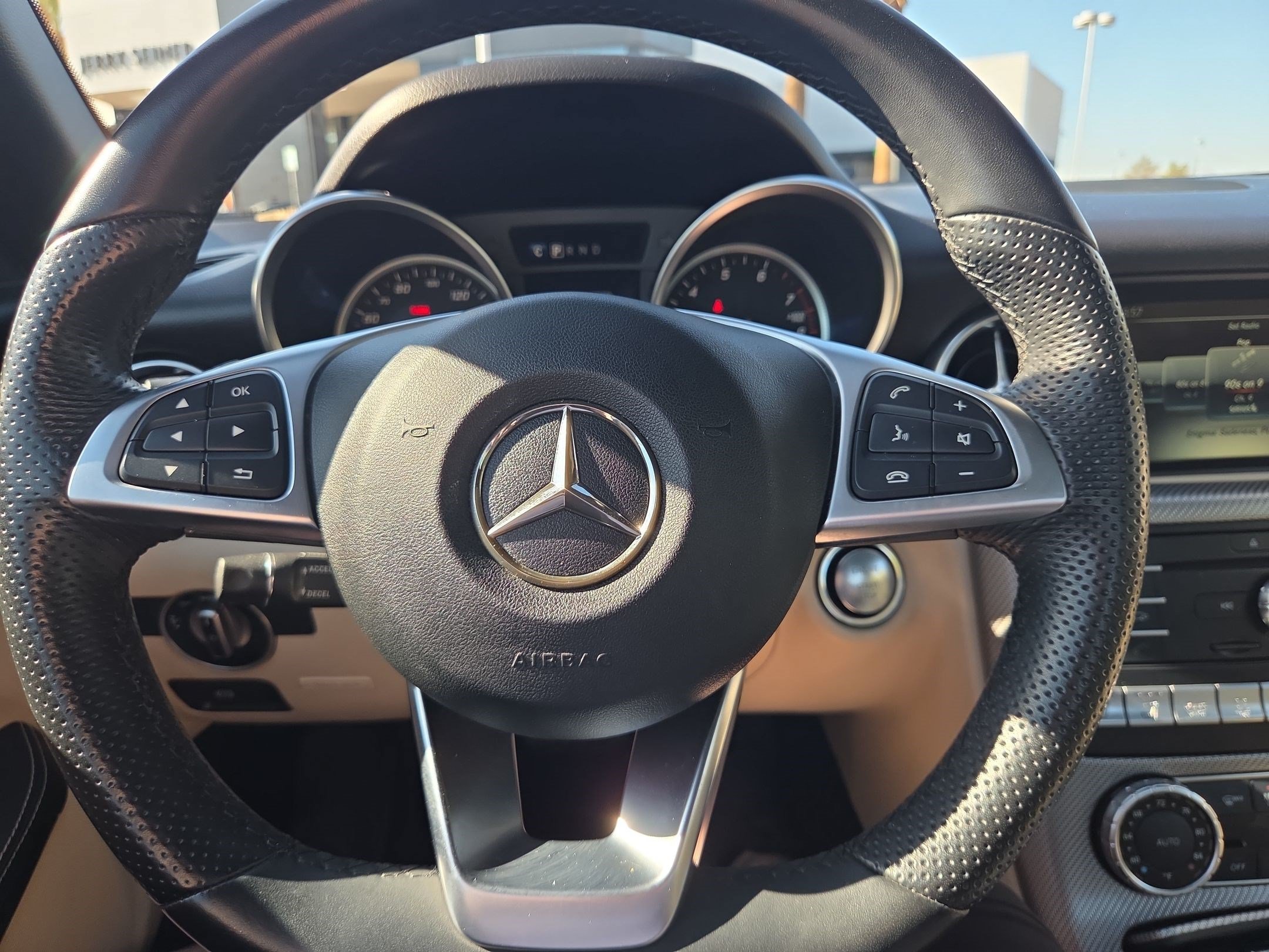 Used 2019 Mercedes-Benz SLC 300 image 16