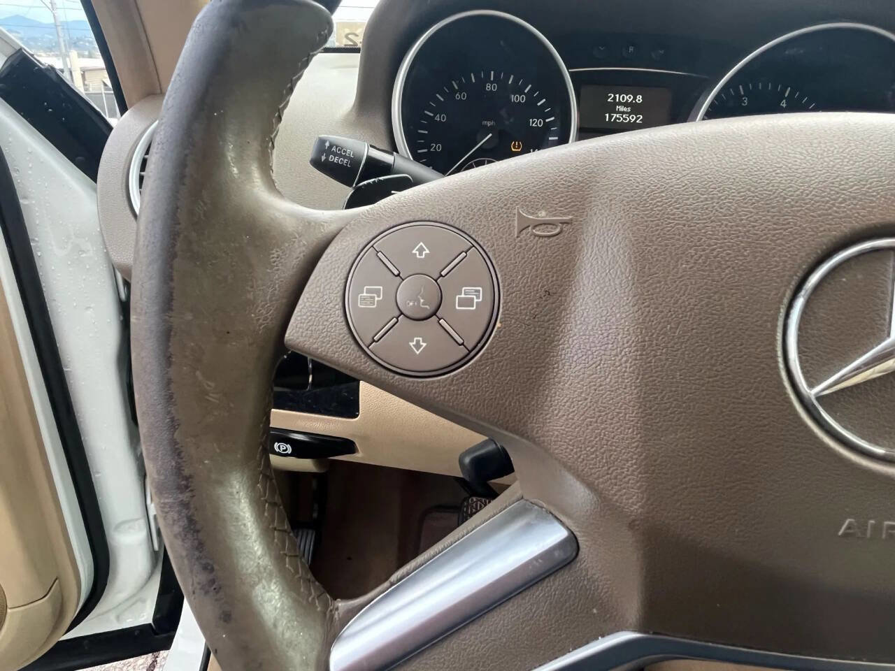 Used 2010 Mercedes-Benz ML 350 4MATIC image 19