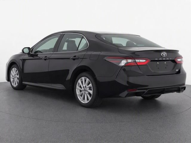 Used 2023 Toyota Camry SE FWD image 3