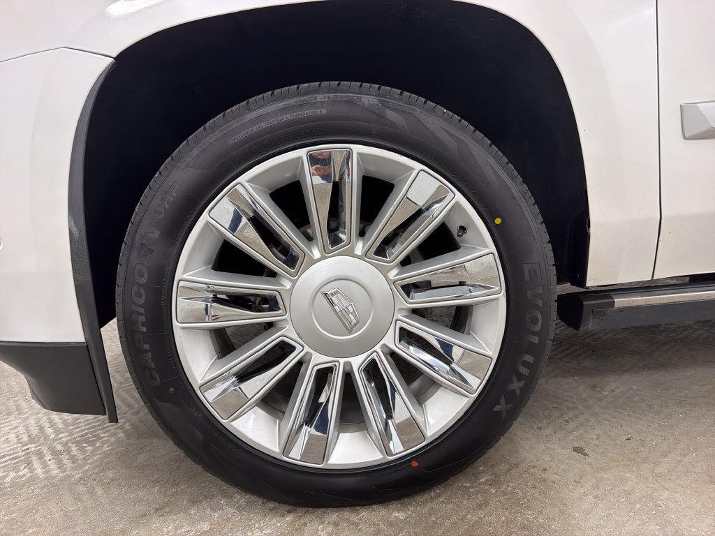 Used 2017 Cadillac Escalade Platinum AWD/4WD image 14