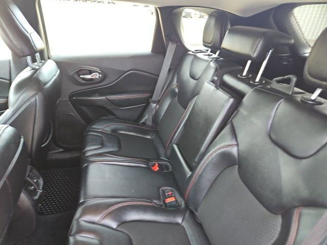 Used 2021 Jeep Cherokee Trailhawk w/ Comfort/Convenience Group image 23