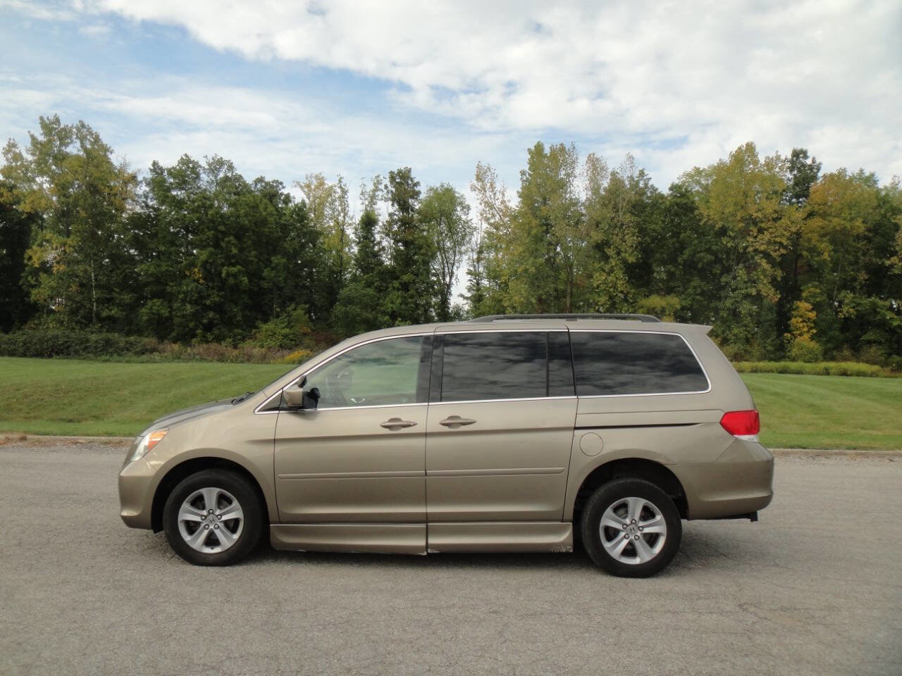 Used 2010 Honda Odyssey Touring image 26