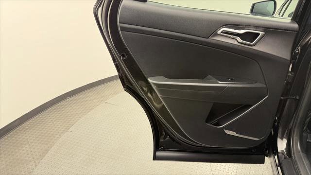 Used 2024 Kia Sportage LX image 14