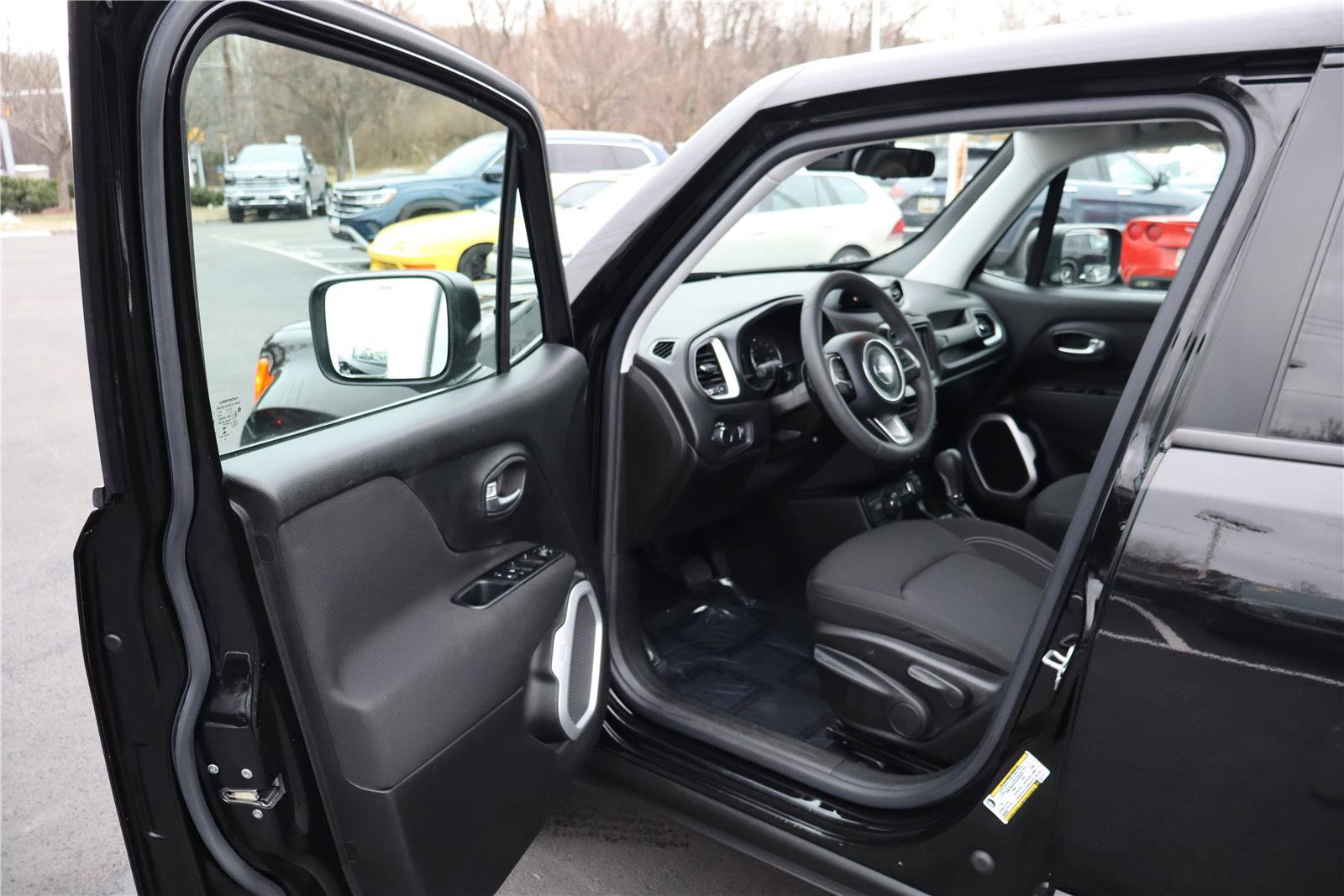 Used 2021 Jeep Renegade Sport image 12
