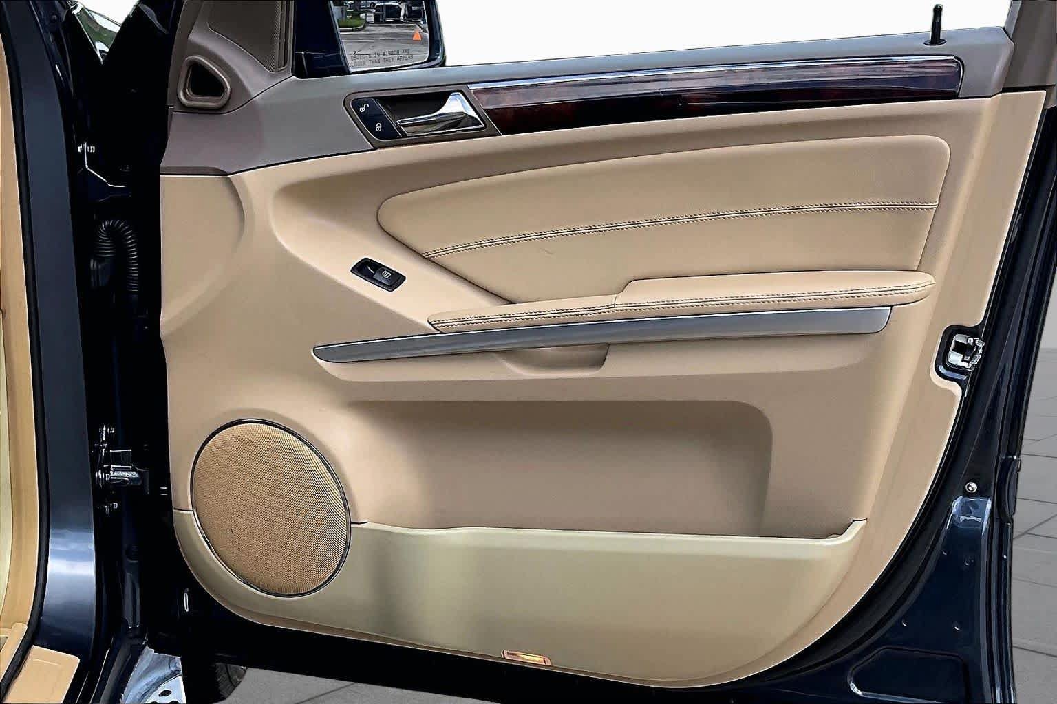 Used 2012 Mercedes-Benz GL 450 4MATIC image 19