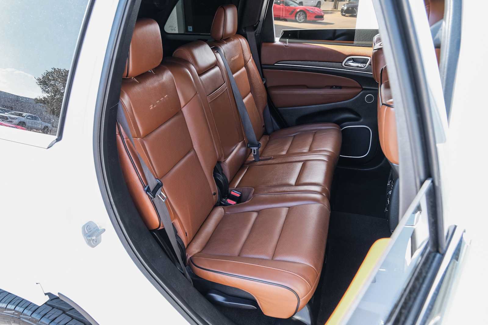 Used 2021 Jeep Grand Cherokee Summit AWD/4WD image 32
