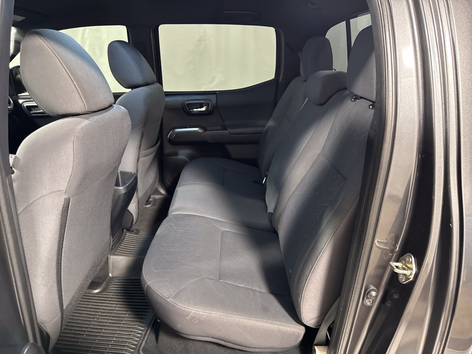 Used 2019 Toyota Tacoma TRD Off-Road w/ Technology Package AWD/4WD image 5