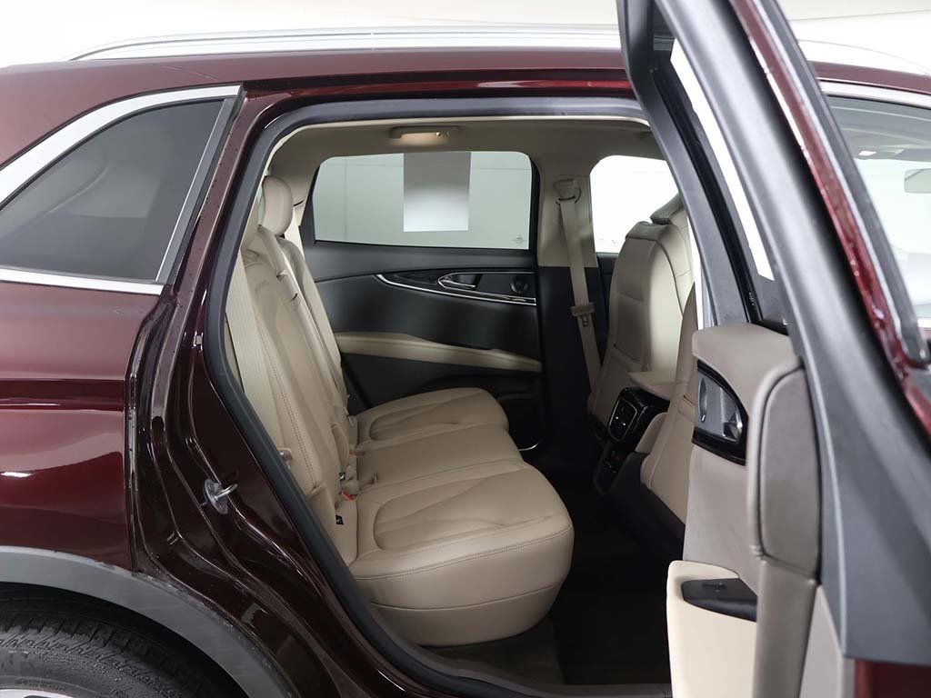 Used 2022 Lincoln Nautilus Reserve w/ Luxury Package image 34