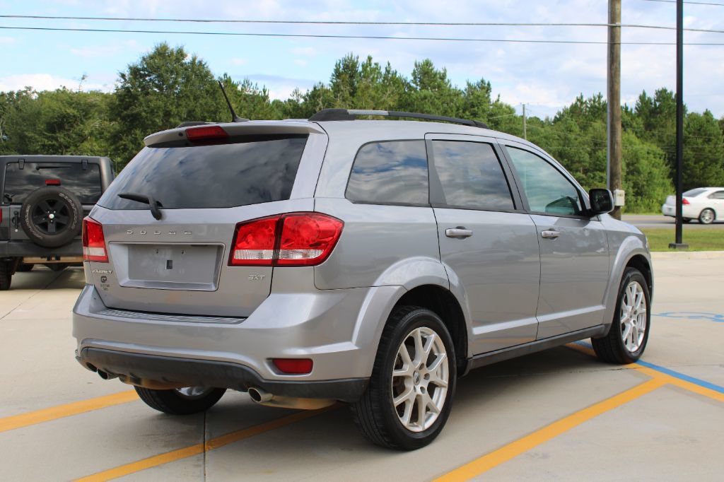 Used 2018 Dodge Journey SXT w/ Premium Group FWD image 3