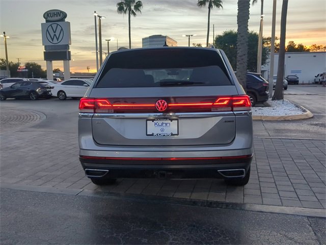 Certified 2024 Volkswagen Atlas SE image 5