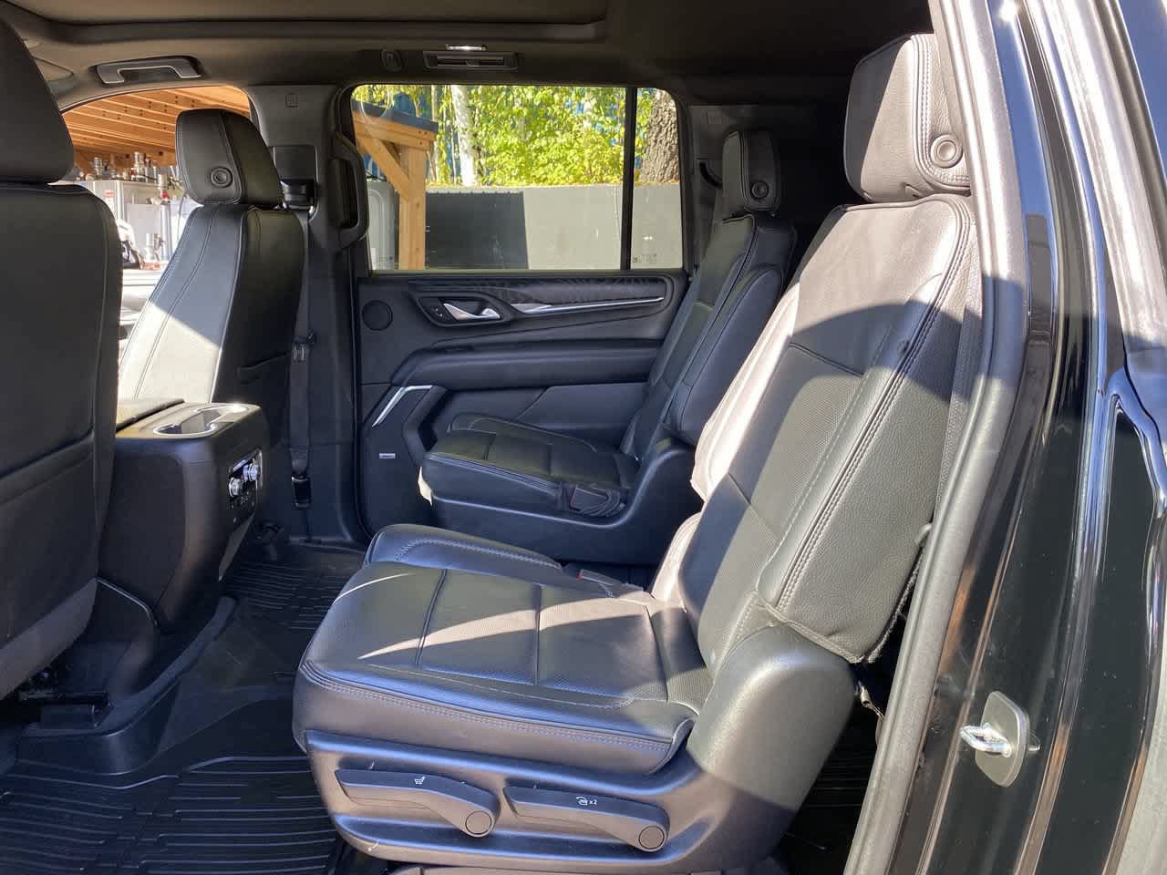 Used 2022 GMC Yukon XL Denali w/ Max Trailering Package AWD/4WD image 16
