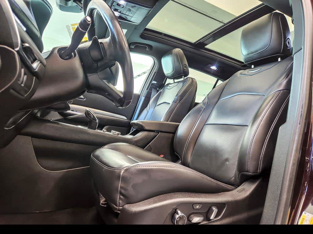 Used 2021 Cadillac XT4 Premium Luxury AWD/4WD image 9