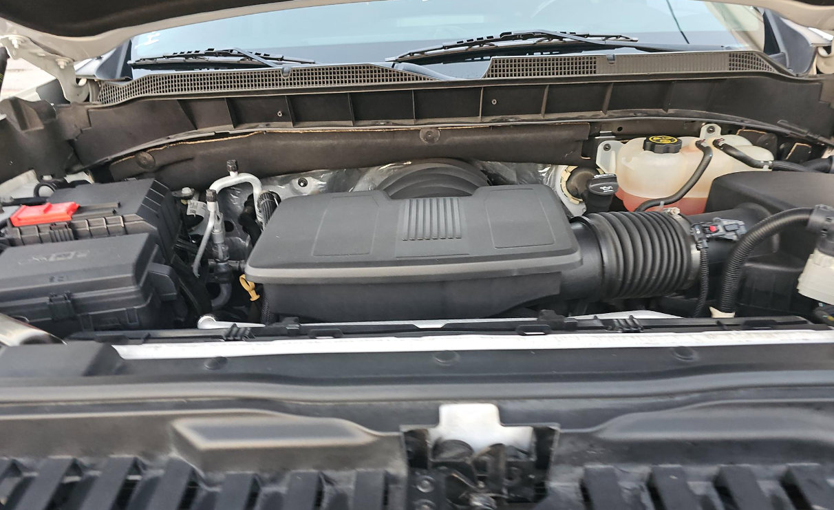 Used 2020 Chevrolet Silverado 1500 LT w/ Convenience Package image 16