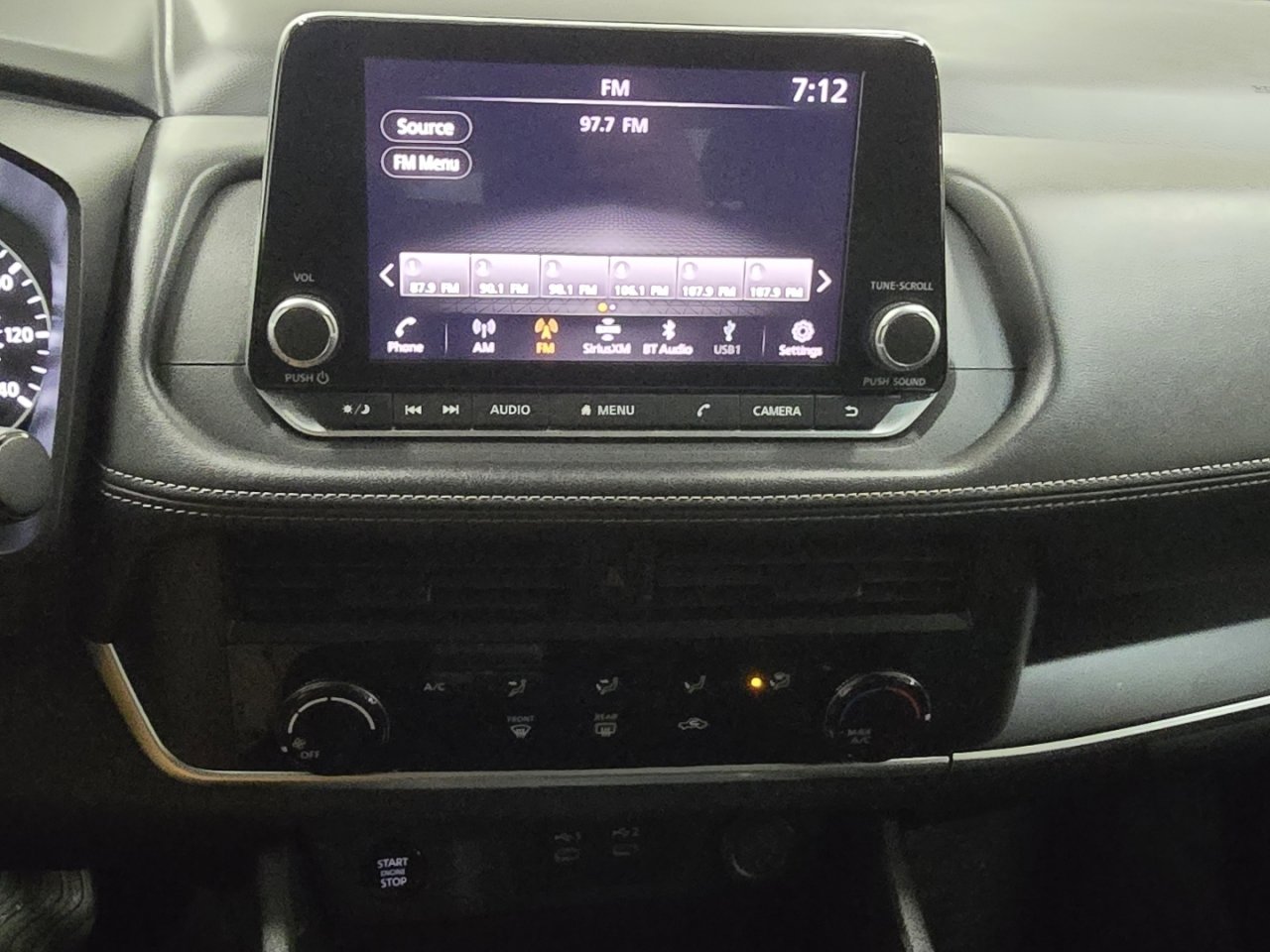 Used 2024 Nissan Rogue S image 26