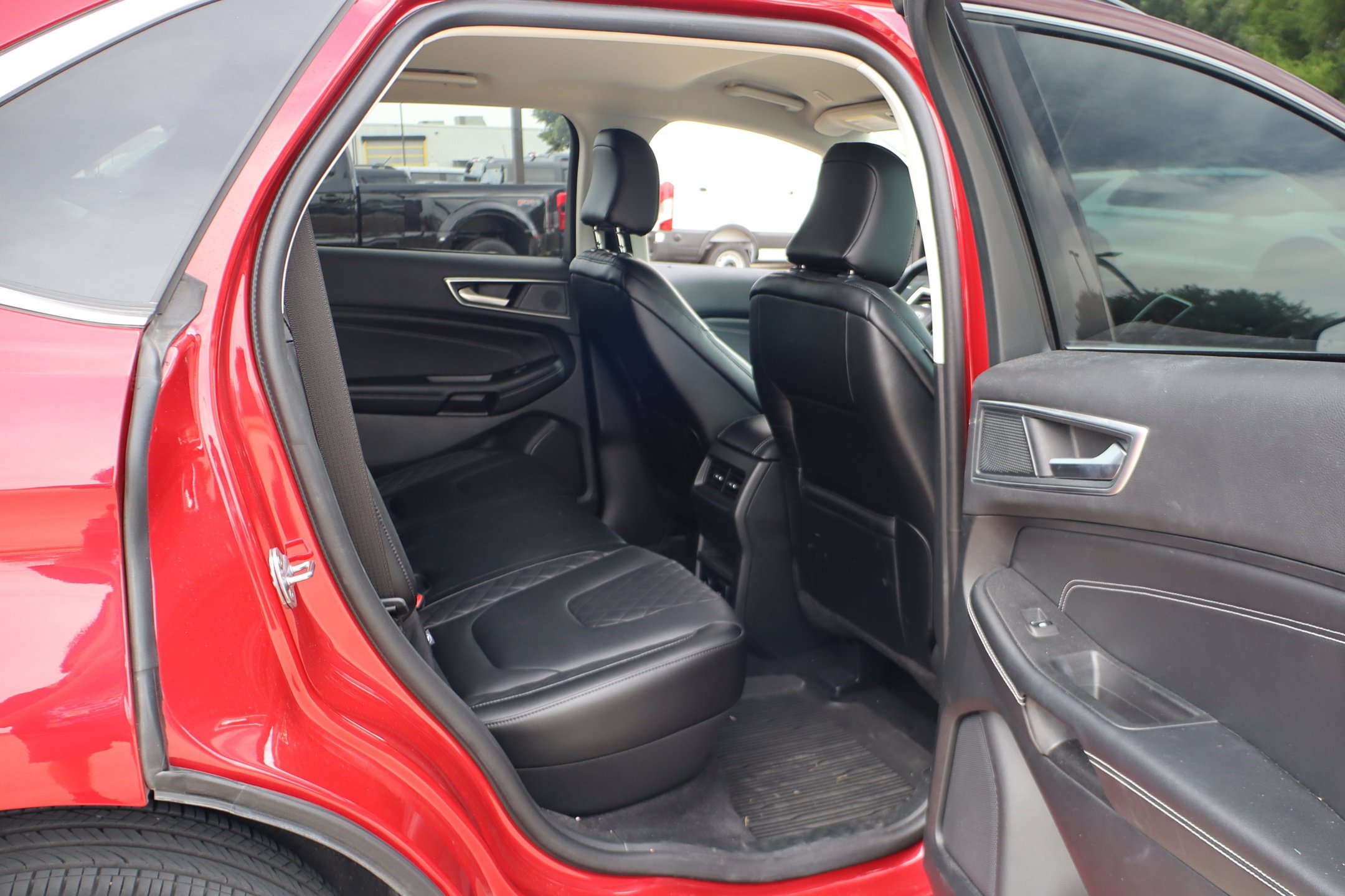 Used 2024 Ford Edge Titanium AWD/4WD image 29