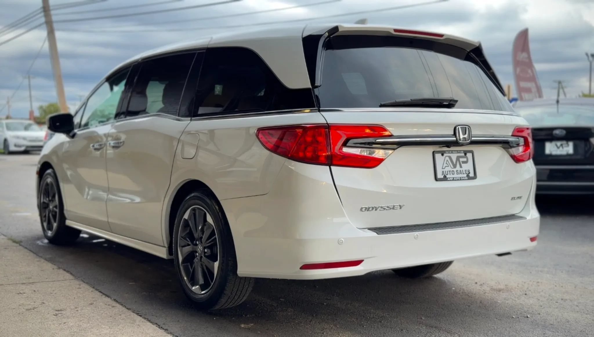 Used 2022 Honda Odyssey Elite image 4