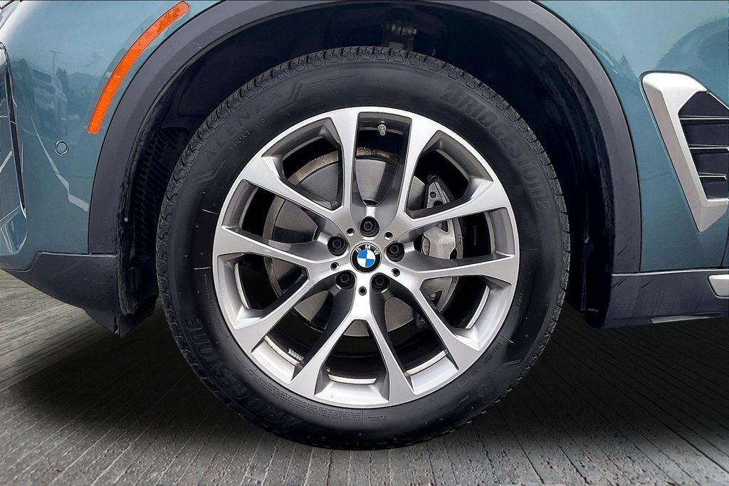 Used 2025 BMW X5 xDrive40i w/ Executive Package AWD/4WD image 33