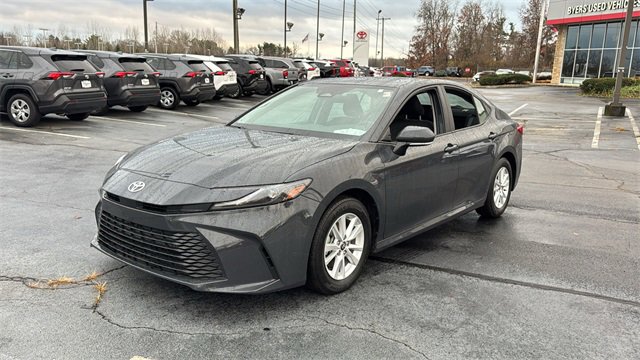 Used 2025 Toyota Camry LE image 2