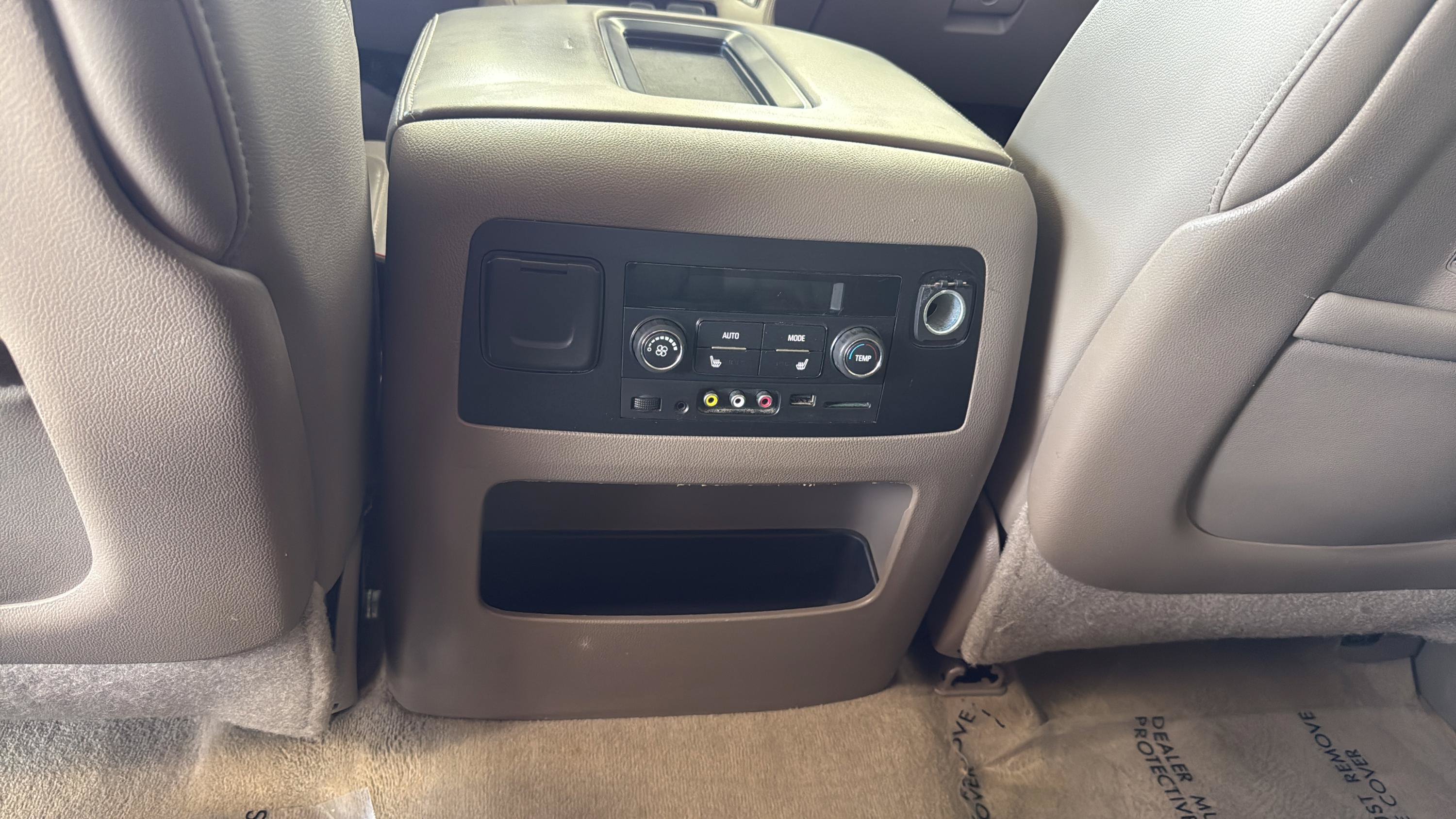 Used 2015 GMC Yukon SLT w/ Open Road Package RWD image 25