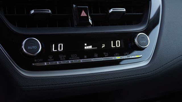 Used 2026 Toyota Corolla Cross XLE FWD image 26