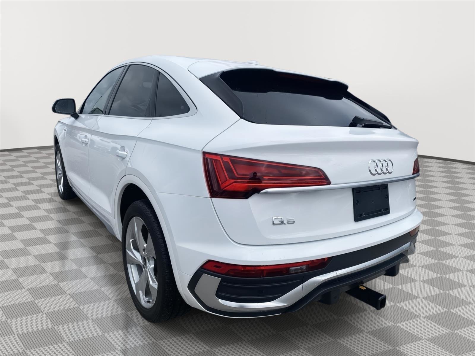 Used 2022 Audi Q5 2.0T Premium Plus image 3