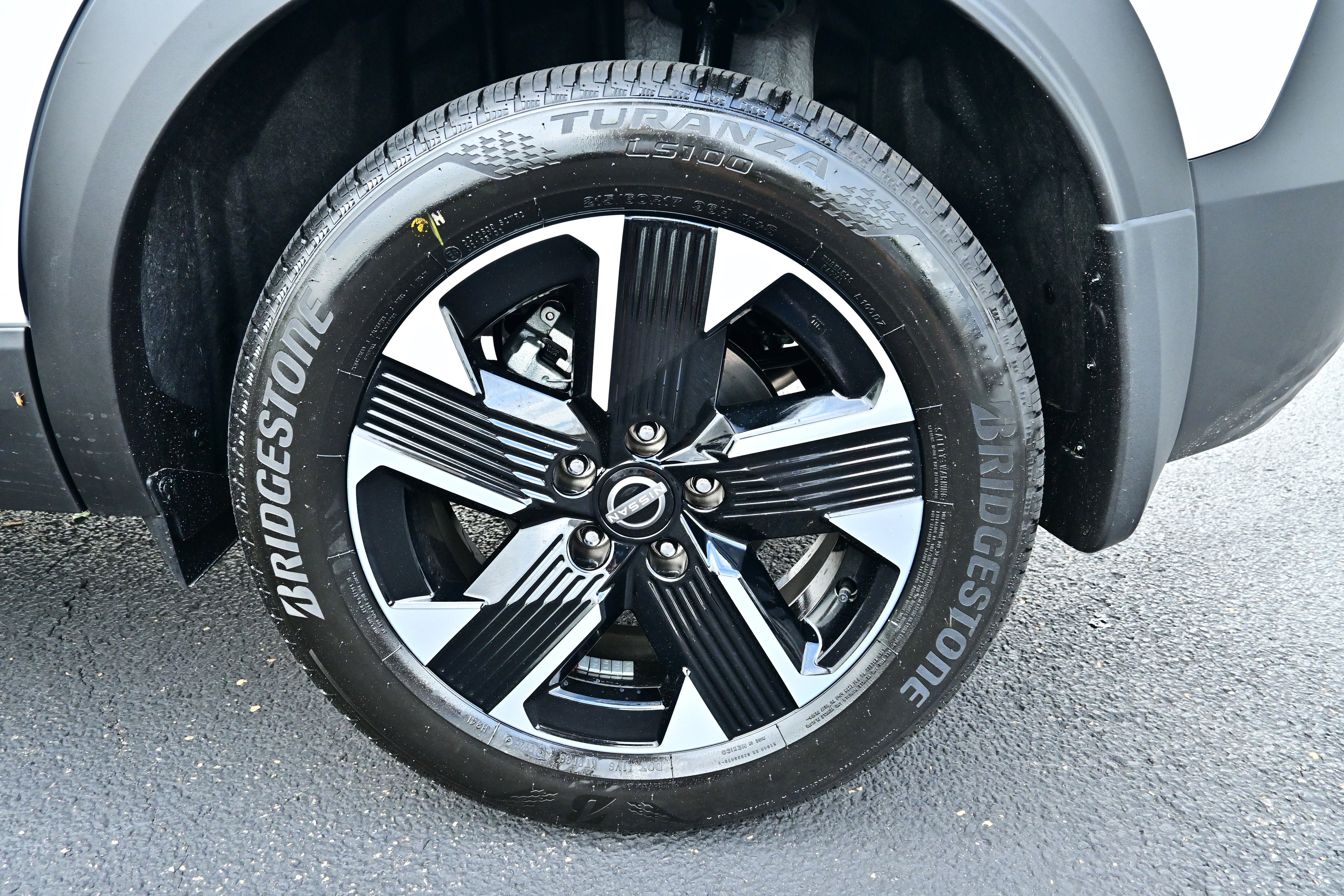 New 2026 Nissan Kicks SV w/ SV Premium Package AWD/4WD image 10