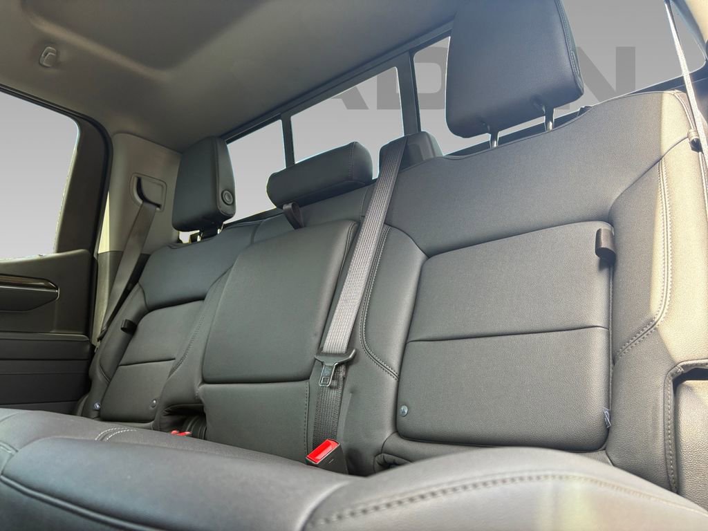 Used 2026 Chevrolet Silverado 1500 LT Trail Boss w/ LT Trail Boss Premium Package AWD/4WD image 4